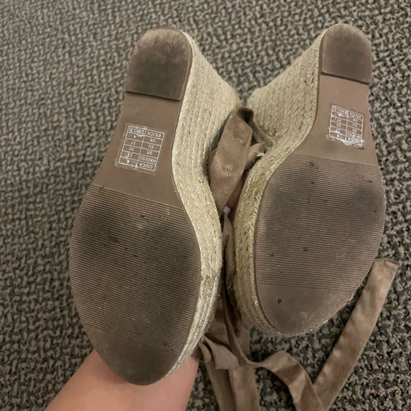 FOREVER 21 tan suede espadrille wedges - Picture 5 of 5